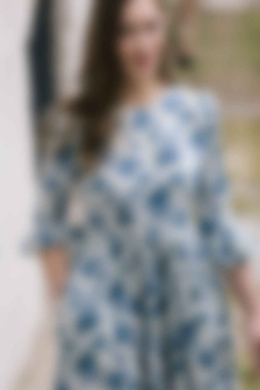 The Well Worn Felicity Dress Round Neck In Blue Rose Print By