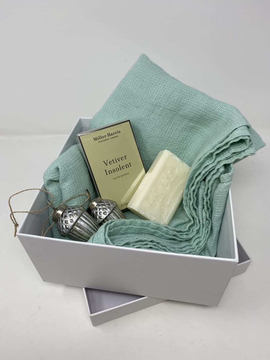 Pale & Interesting Eau De Toilette Gift Box 