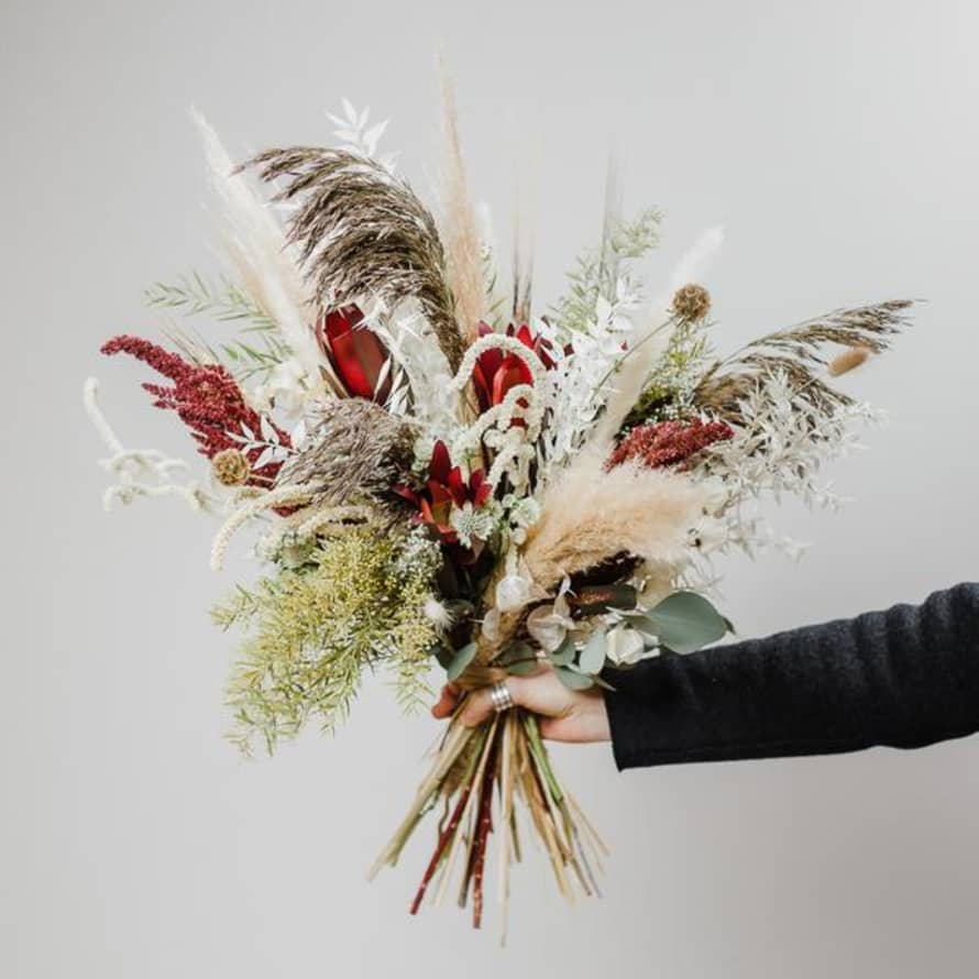 Travelling Basket Bespoke Dried Flower Arrangements