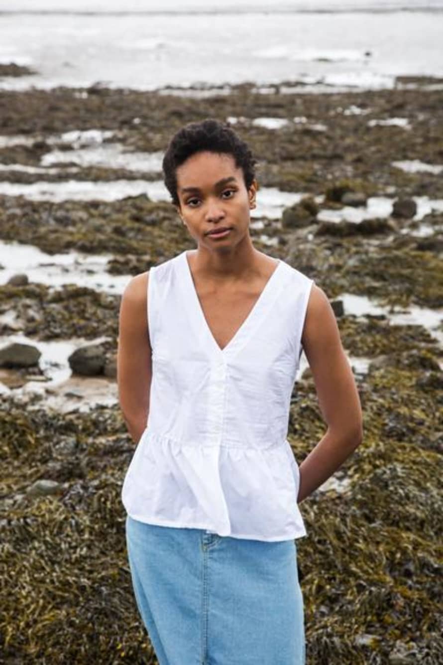 Beaumont Organic SUMMER Tamsin Organic Cotton Blouse In White