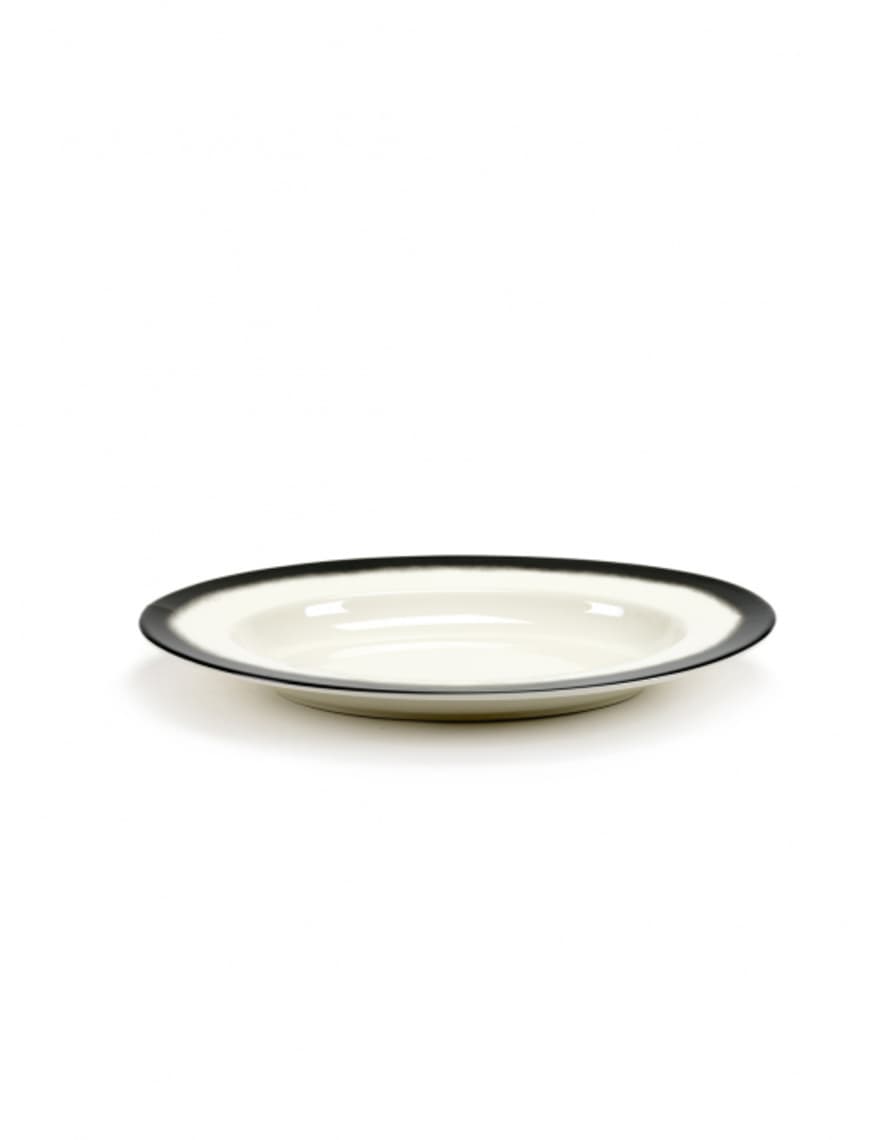 Serax Oval Dish M Black Edge Pasta