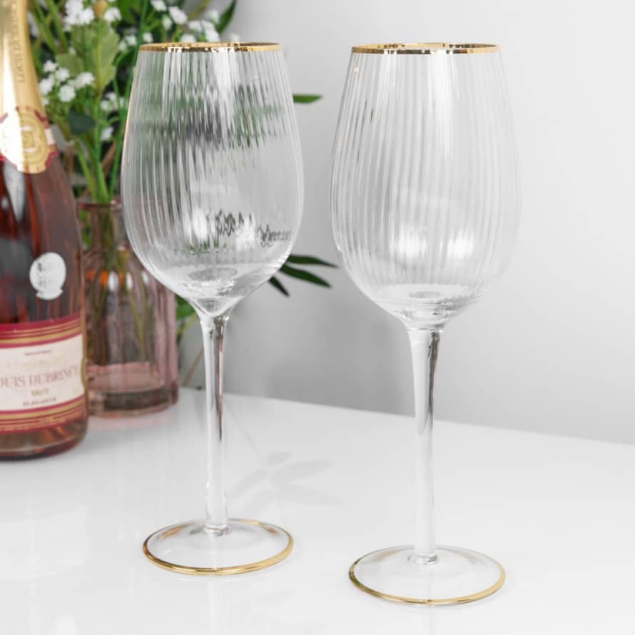 &Quirky Set of 2 Scalloped Wine Glasses