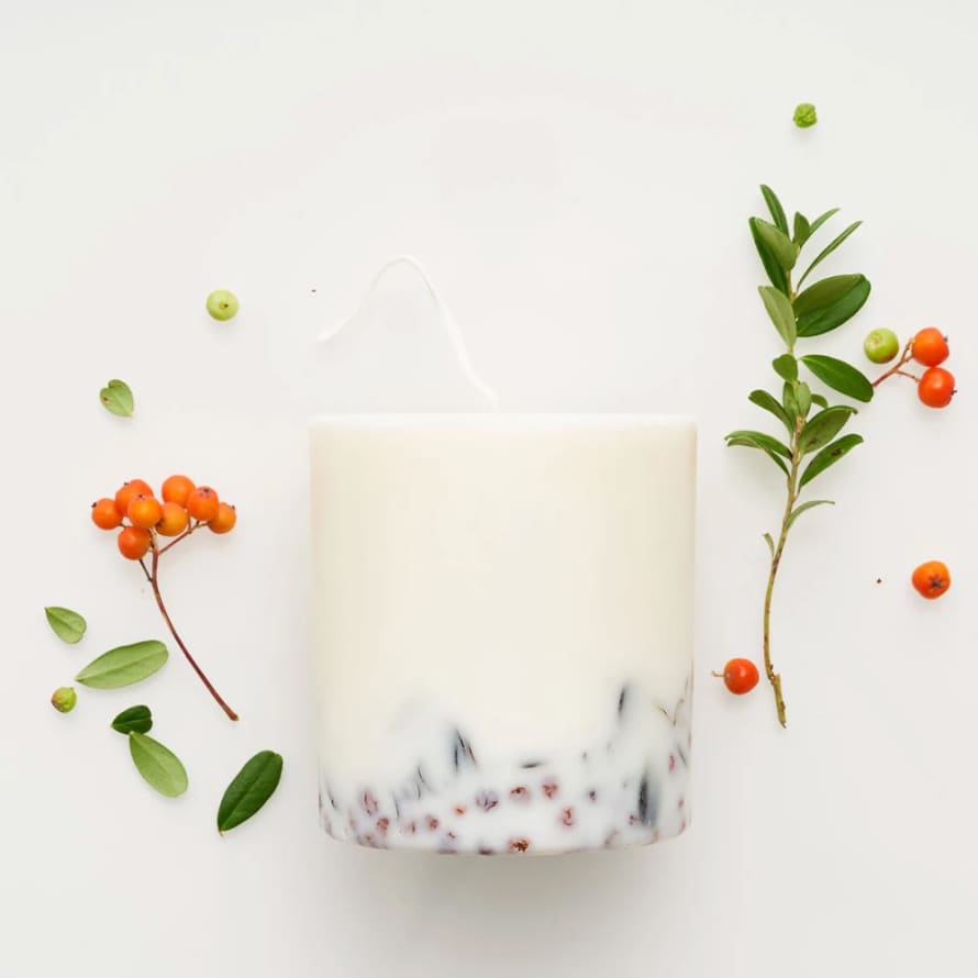 Munio Candela Eco Soy Wax Candle Hand Made Ashberries + Bilberry Leaves 
