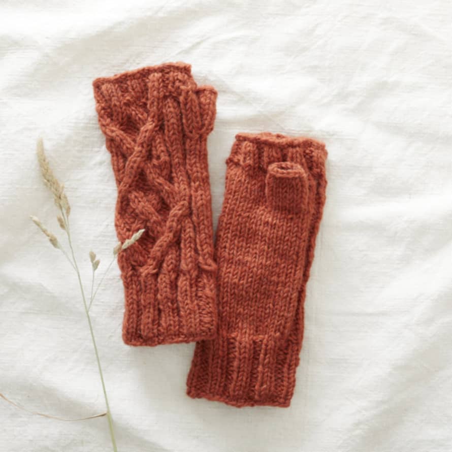 Aura Que Raja Cable Knit Wrist Warmers - Rust