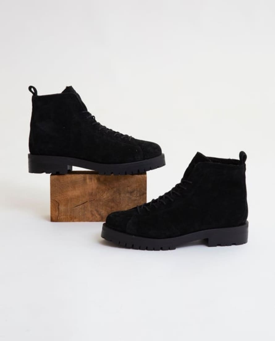 Beaumont Organic Aw22 Siena Derby Boot In Black Suede