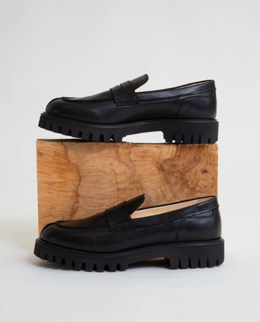 Beaumont Organic AW22 Naples Loafer In Black