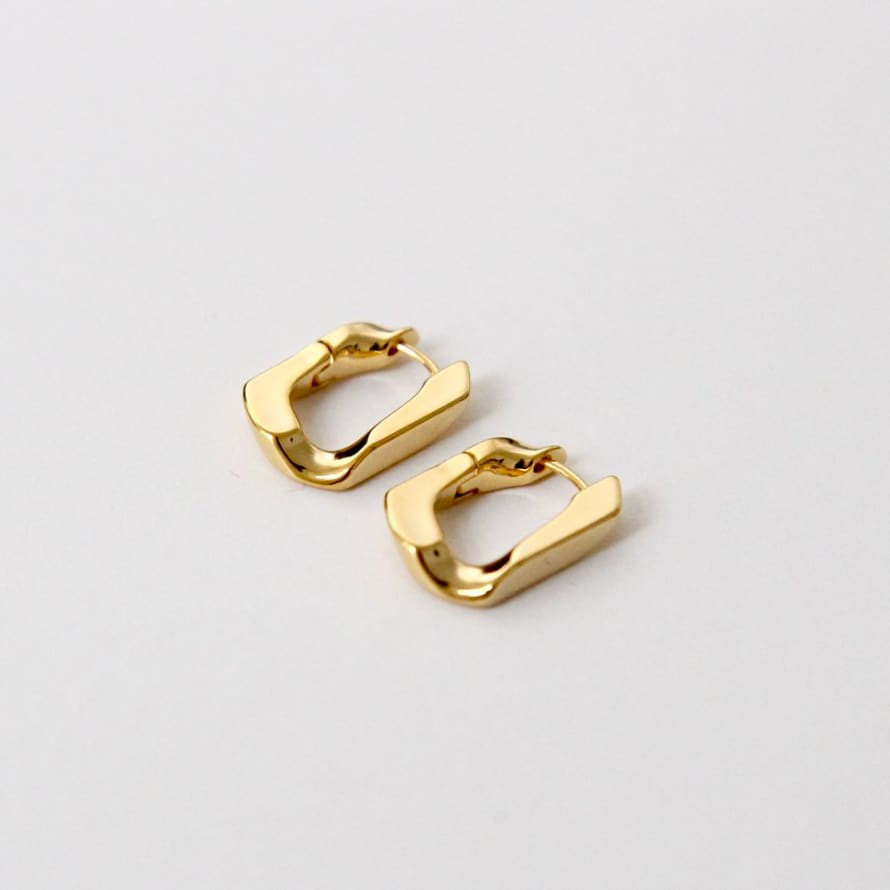 Telegrapher's Laboratory Single Curb Buckle Earrings Gold