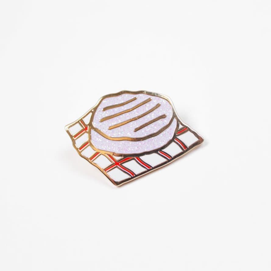 Coucou Suzette Camembert Pin