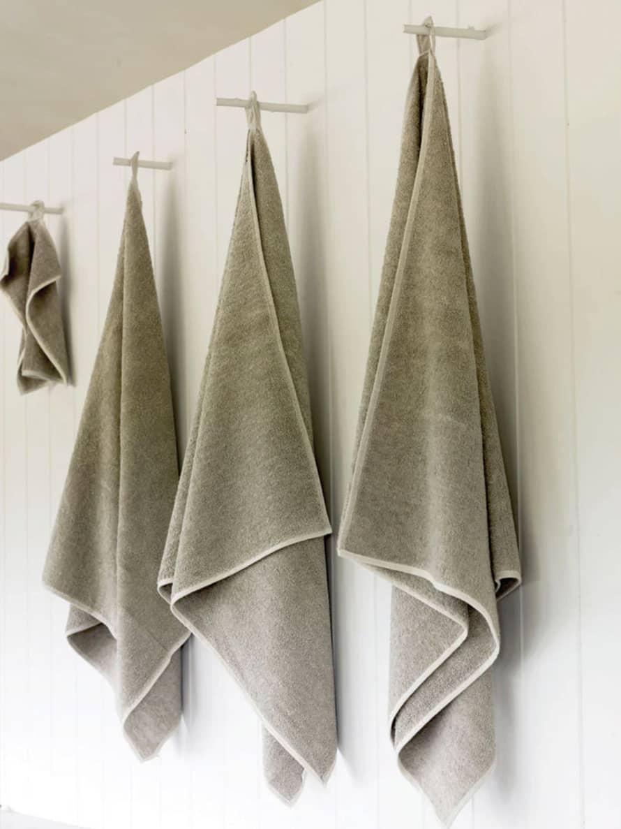 Baileys Organic Linen Bath Towel In Natural