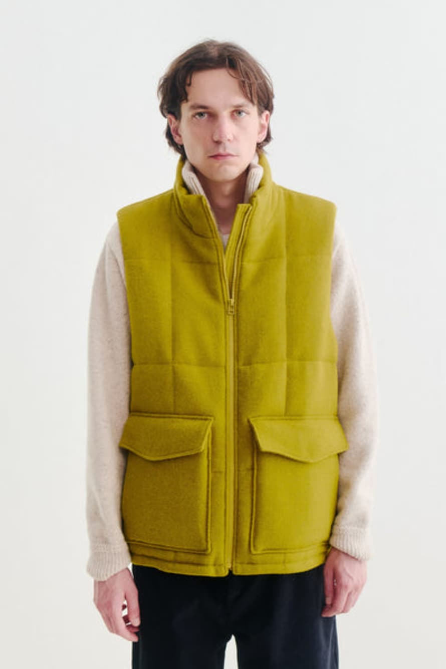 A KIND OF GUISE Wiseman Vest Pea Green