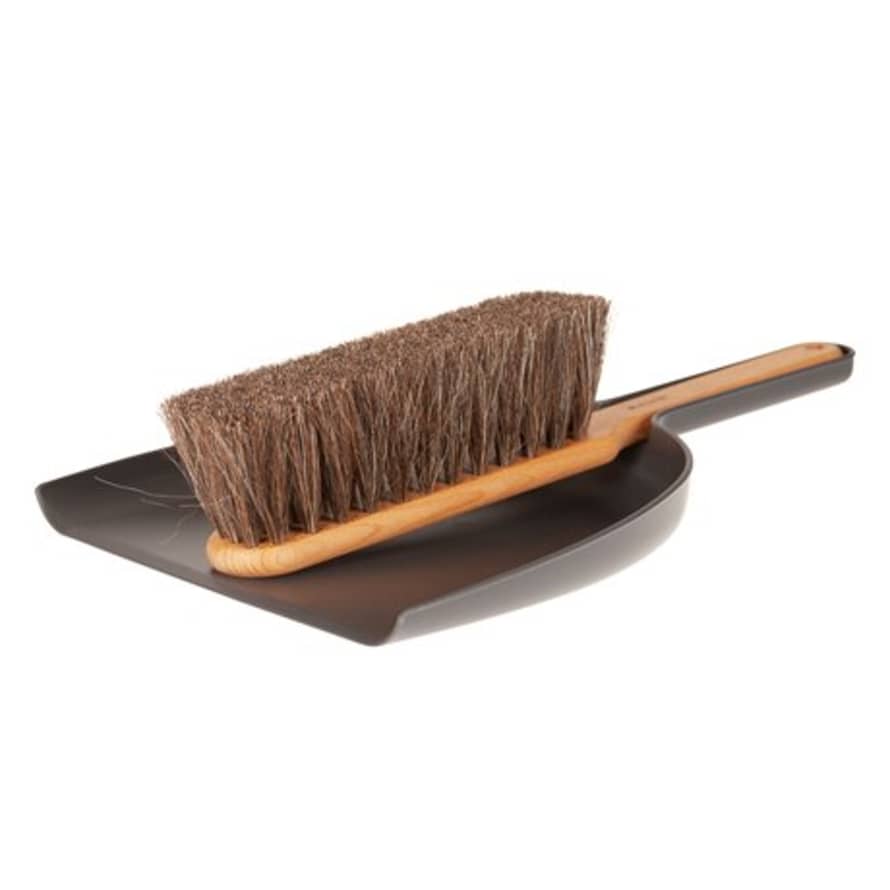 Iris Hantverk Broom and Dustpan Set in Graphit Black