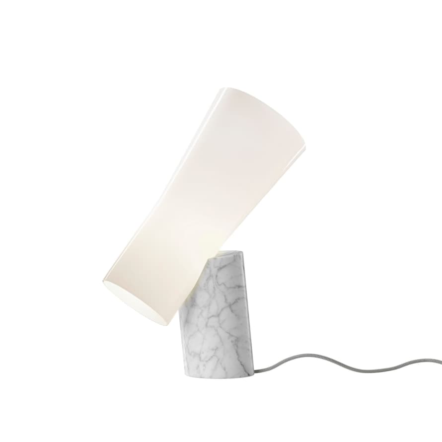 Foscarini lampada da tavolo con vetro soffiata  con base in marmo di Carrara o Marquina 
