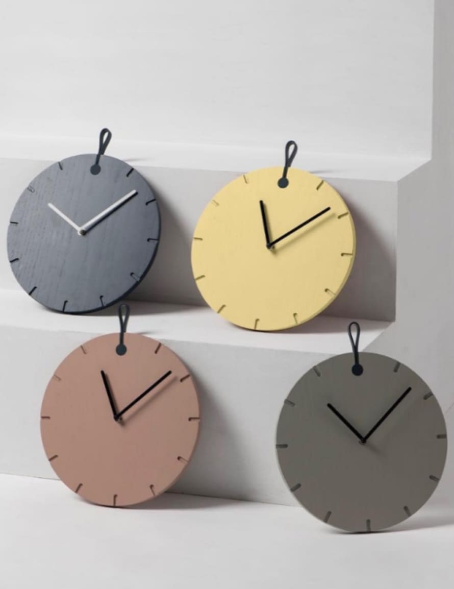 Designbite Big Hug Wall Clock (4 colors)
