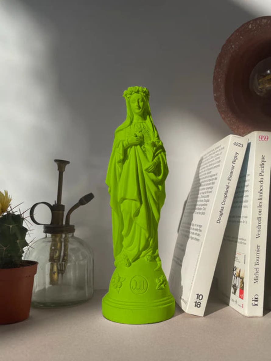 J'AI VU LA VIERGE Verde Mela Statuetta Madonna Con Fiori In Mano Cm 21