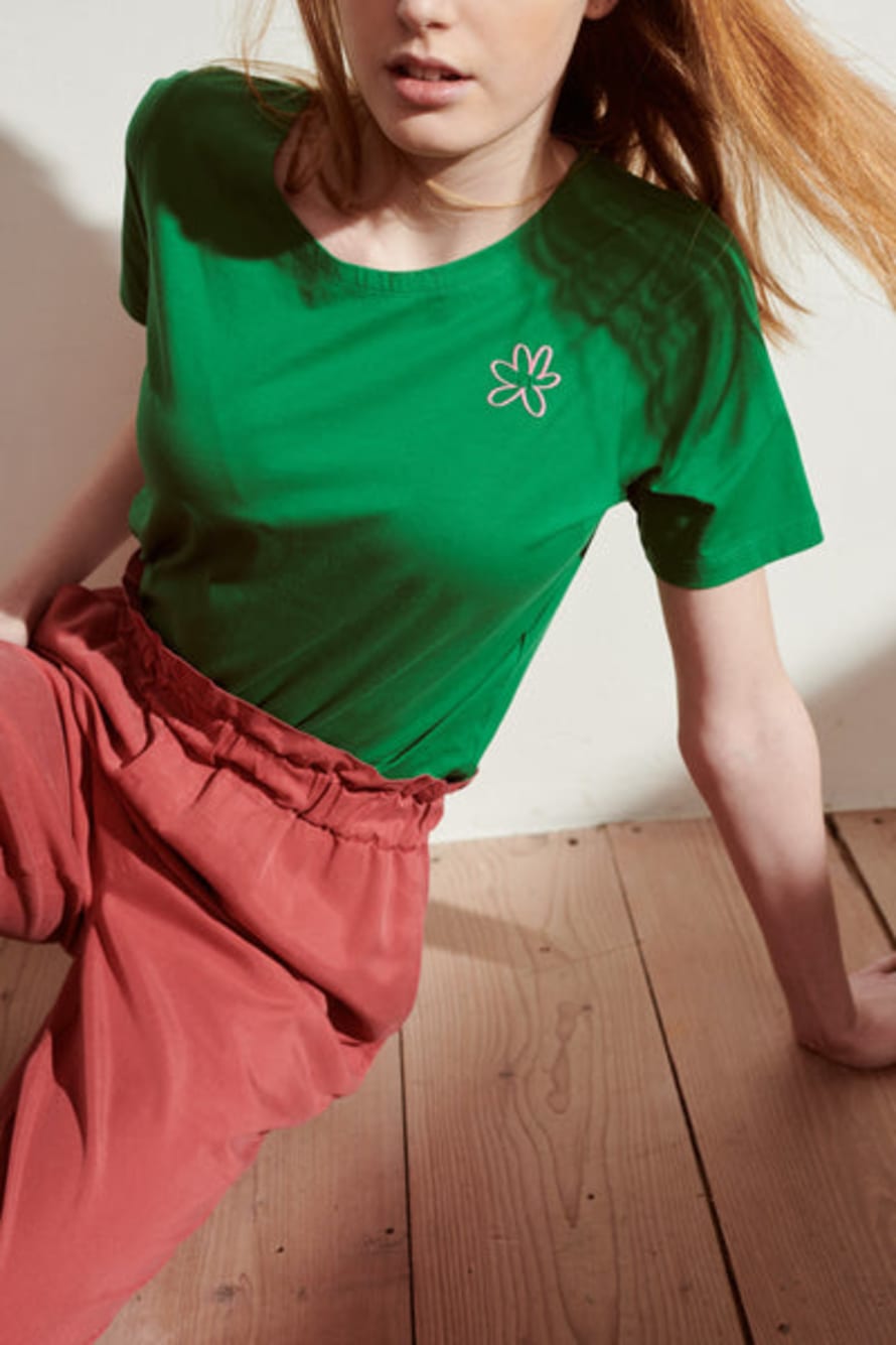 LOVE kidswear Balthasar T-shirt In Grass-green With Flower Embroidery For Women