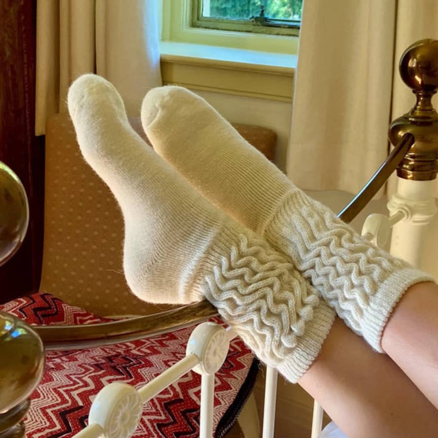Samantha Holmes Size 4 - 7 Ivory Ribbed Alpaca Socks
