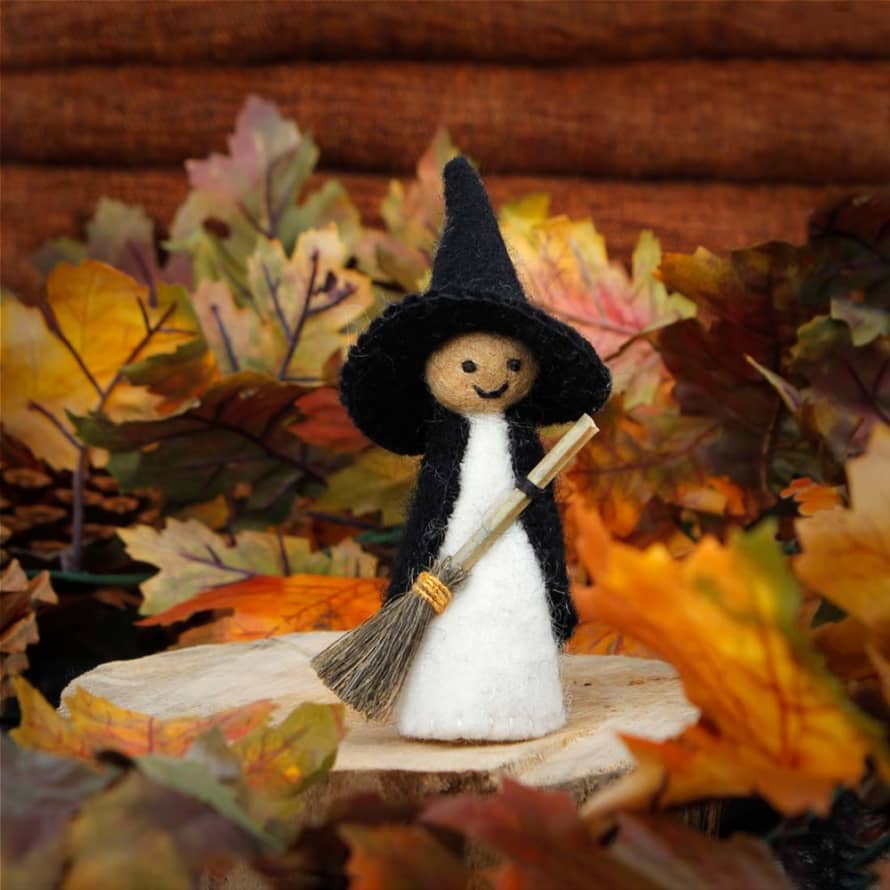 Sjaal met Verhaal Wool felt little Witch