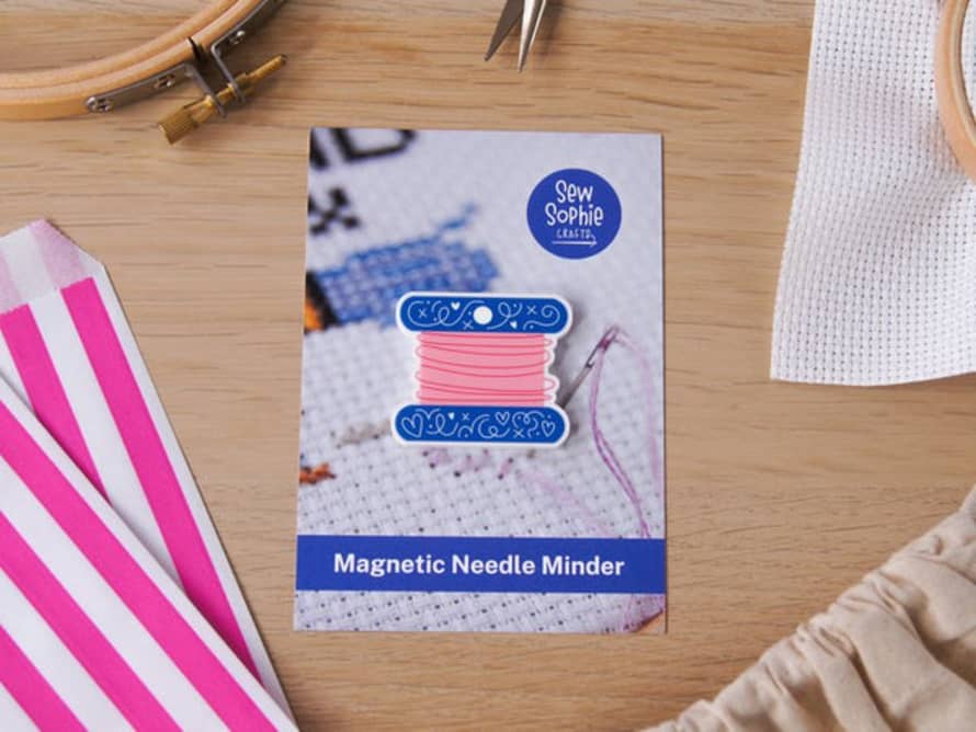 Sew Sophie Crafts Magnetic Needle Minder - Blue Bobbin
