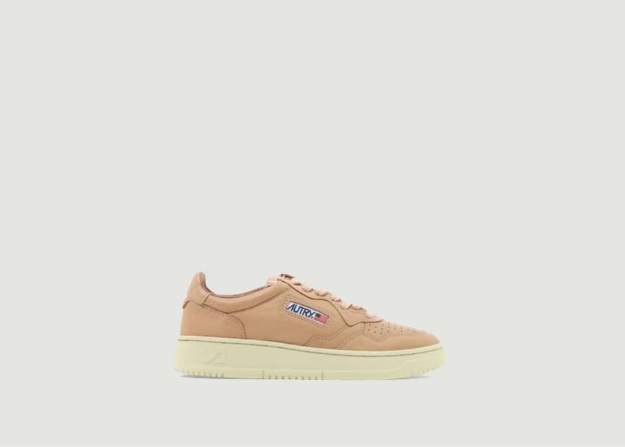 Autry 01 Medalist Low Sneakers In Leather