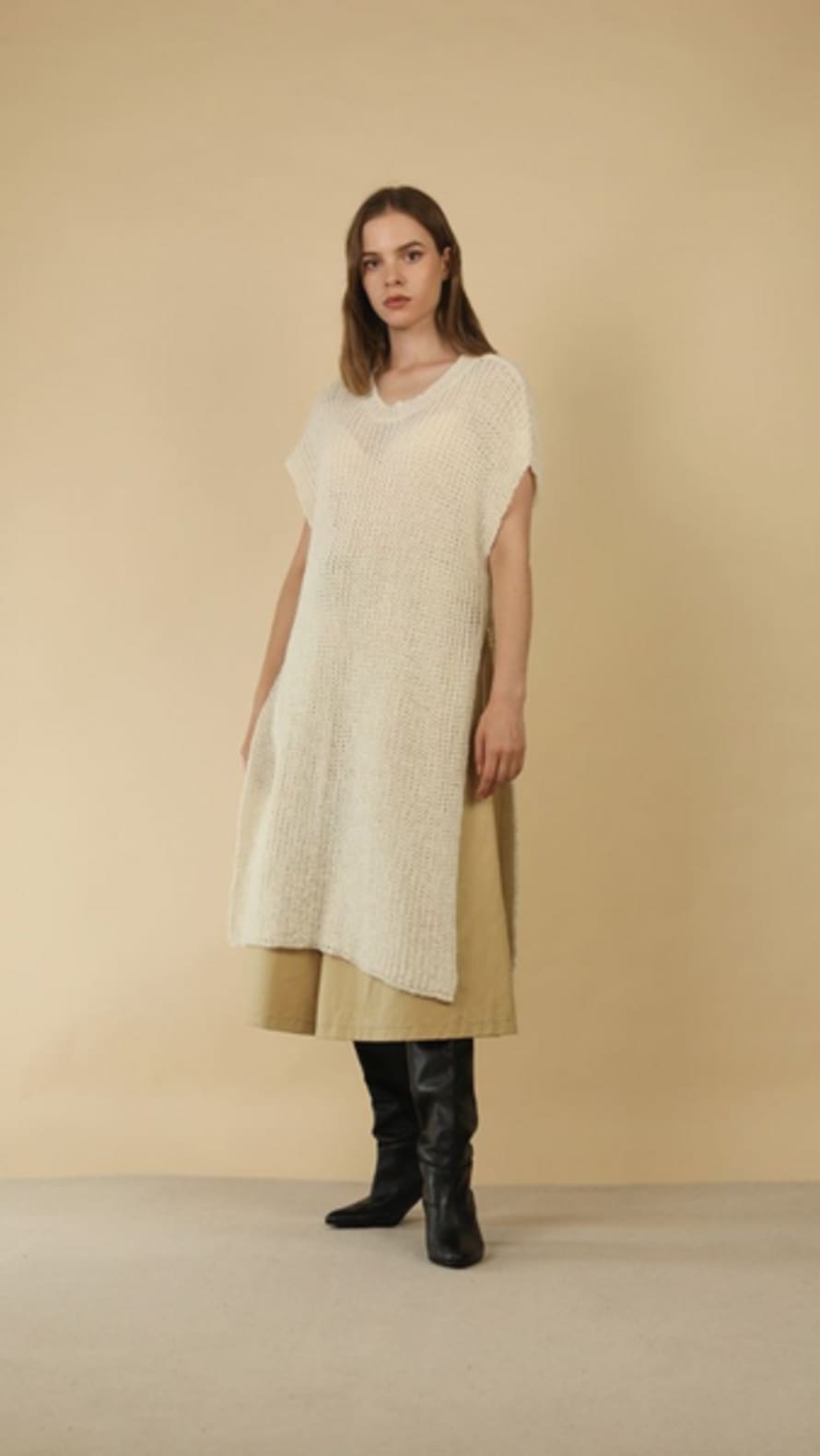 Lora Gene Pearl Dropped Shoulder Tunic In White By