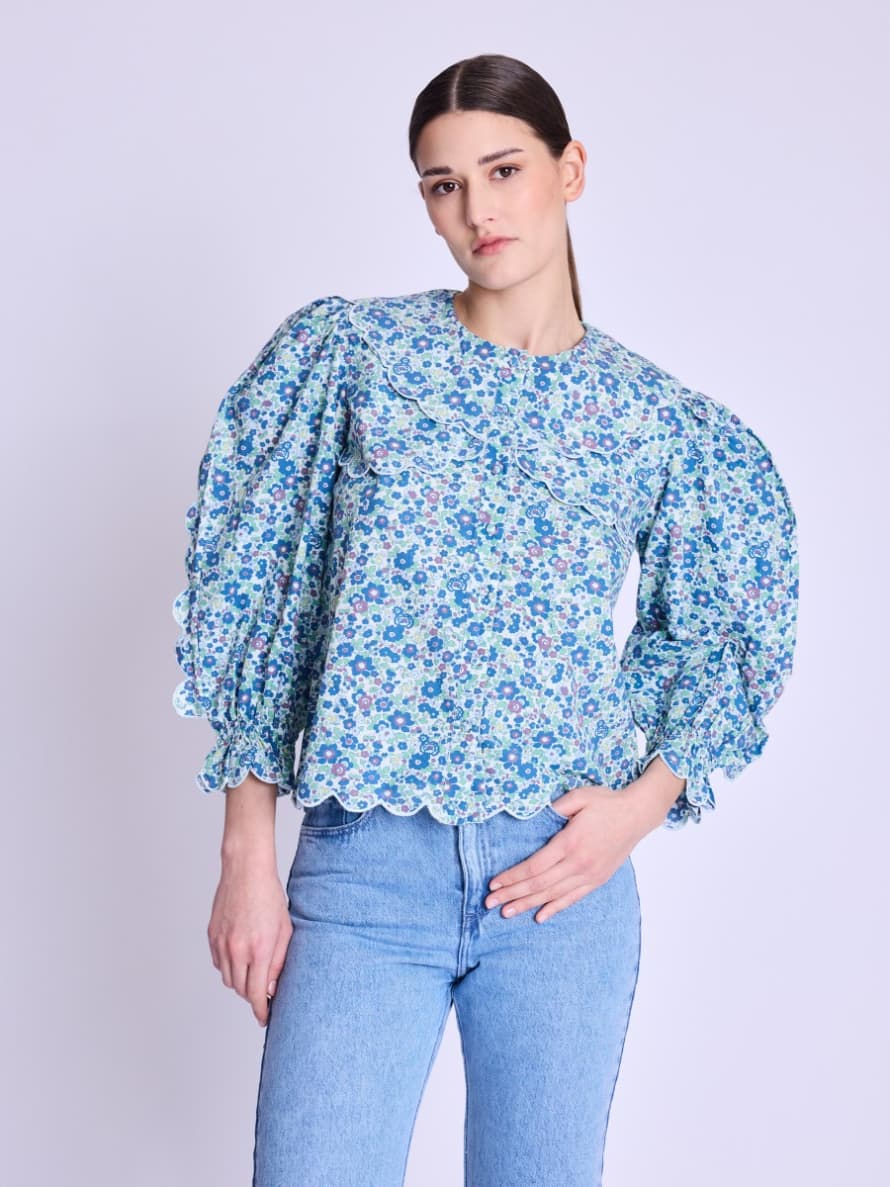 Berenice Volant Manche Blouse In Blue Liberty Print