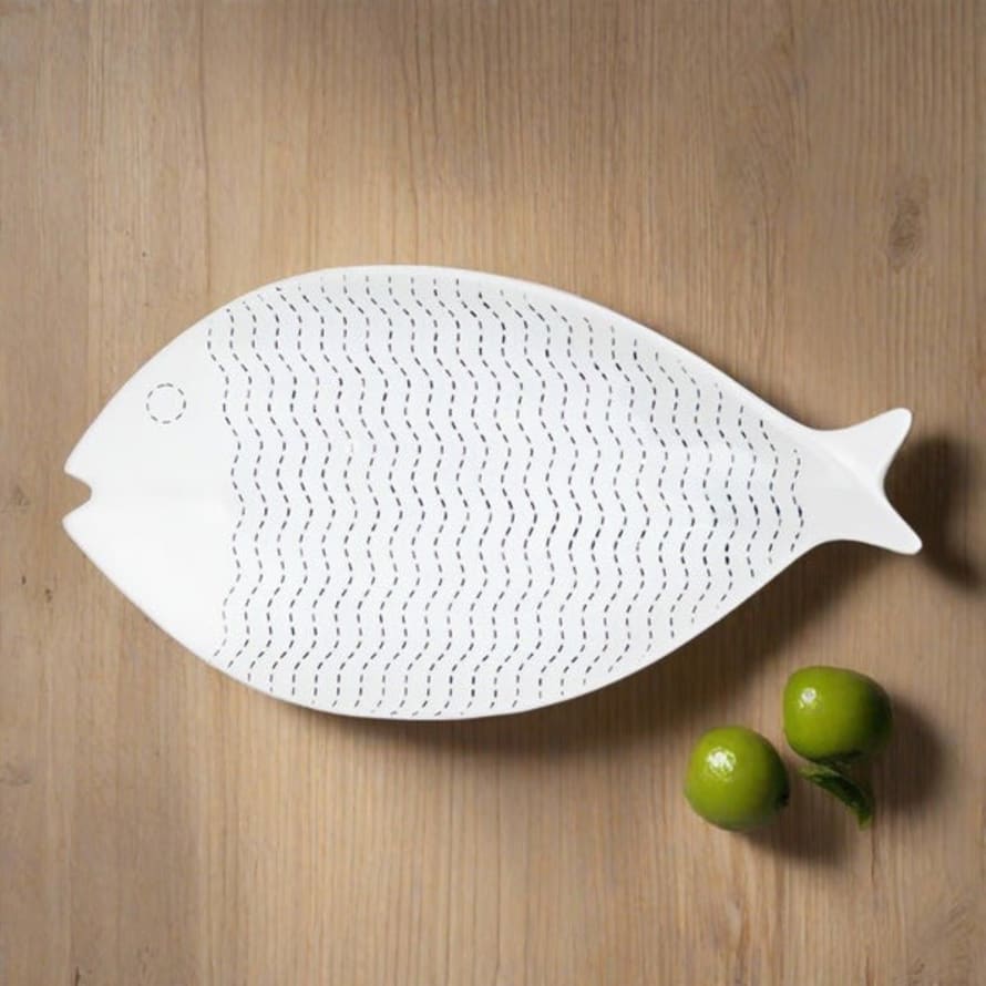 Distinctly Living Dot Dash Fish Plate