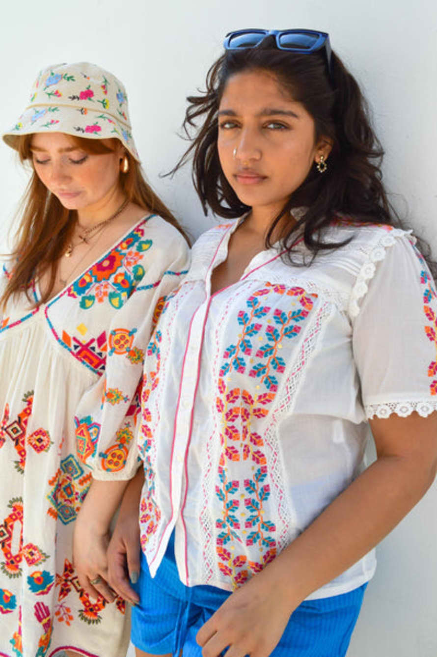 Place Du Soleil White Embroidered Short Sleeve Blouse