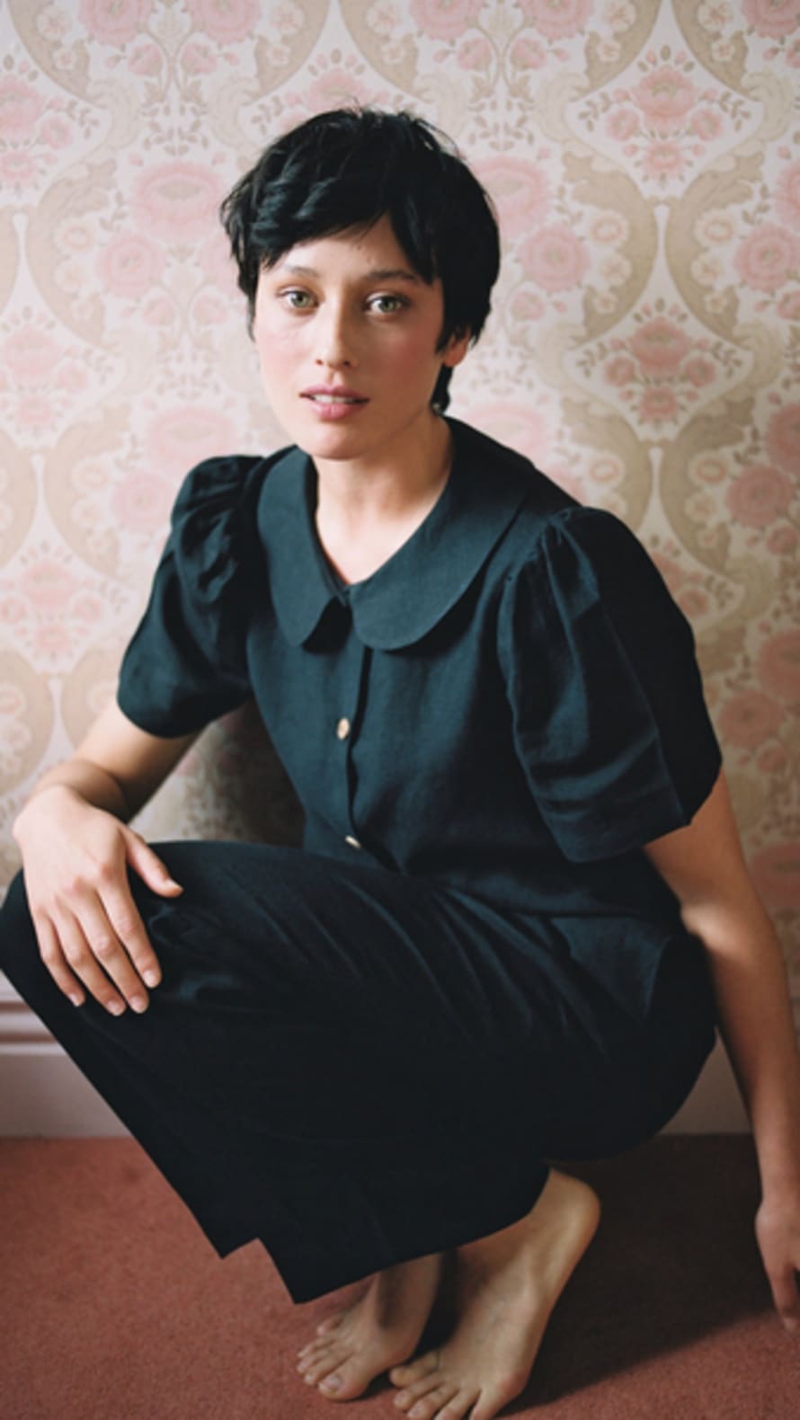 Ma Lin Frances Linen Cropped Blouse In Black By Má + Lin