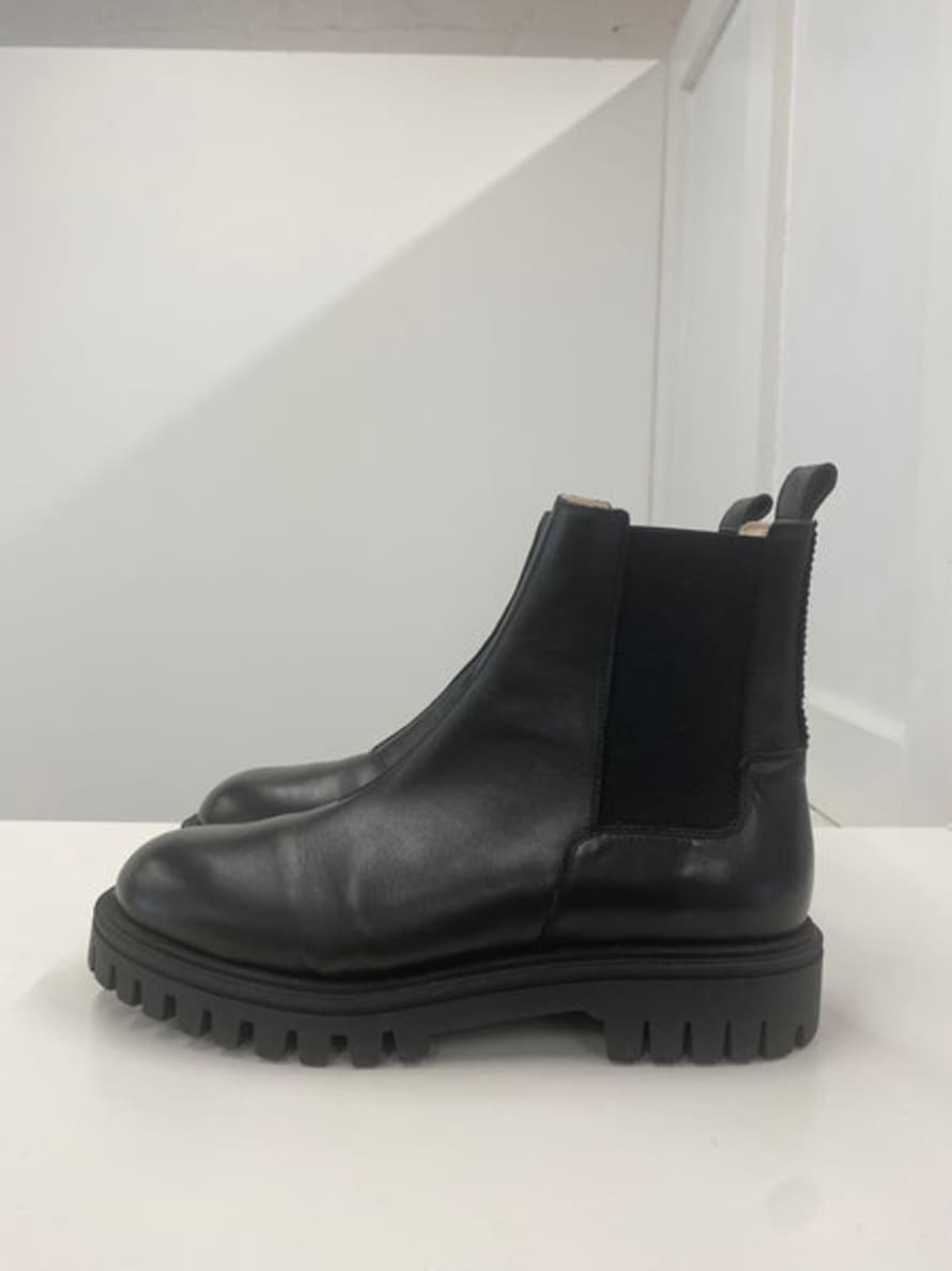 Beaumont Organic Milan Boots In Black Uk Size 6