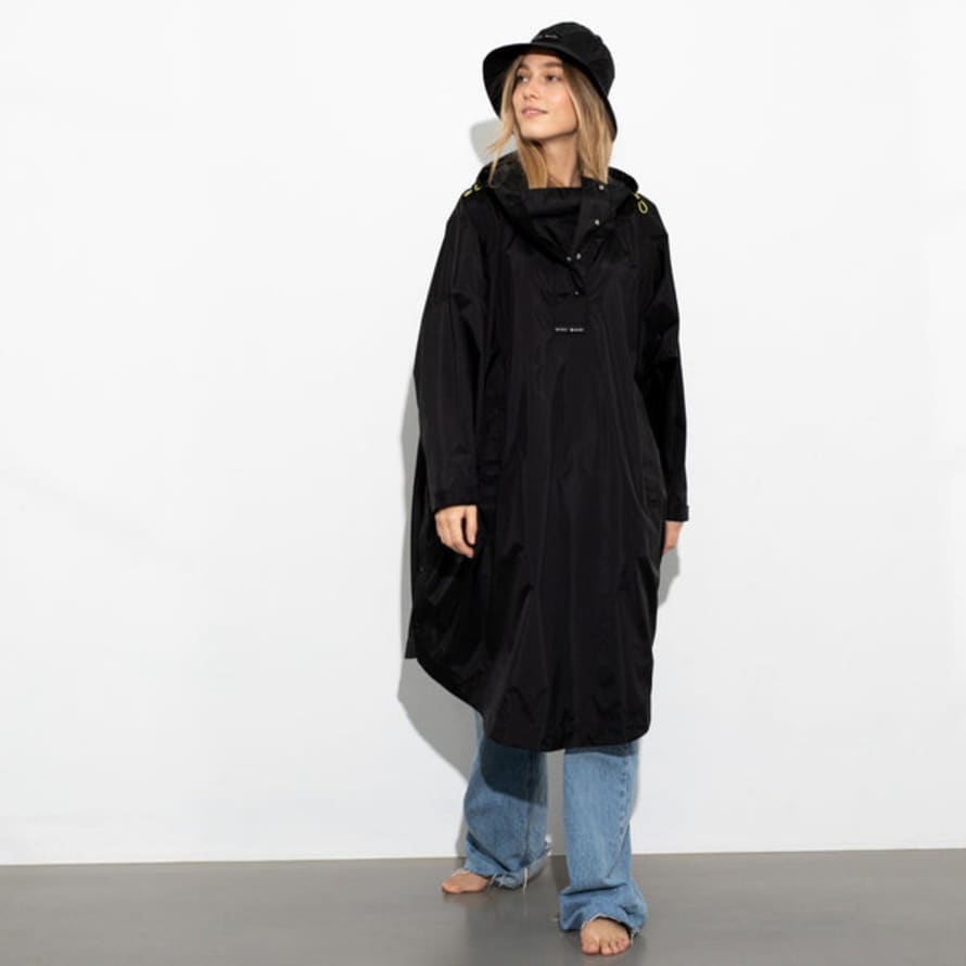 Vivi Mari Black Solid Raincoat