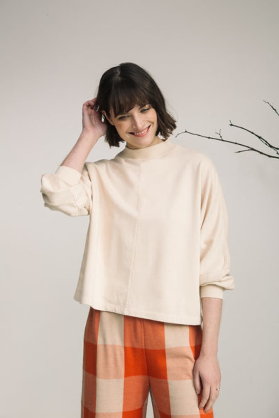 Beaumont Organic Maiya Organic Cotton Felpe Sweatshirt In Cream