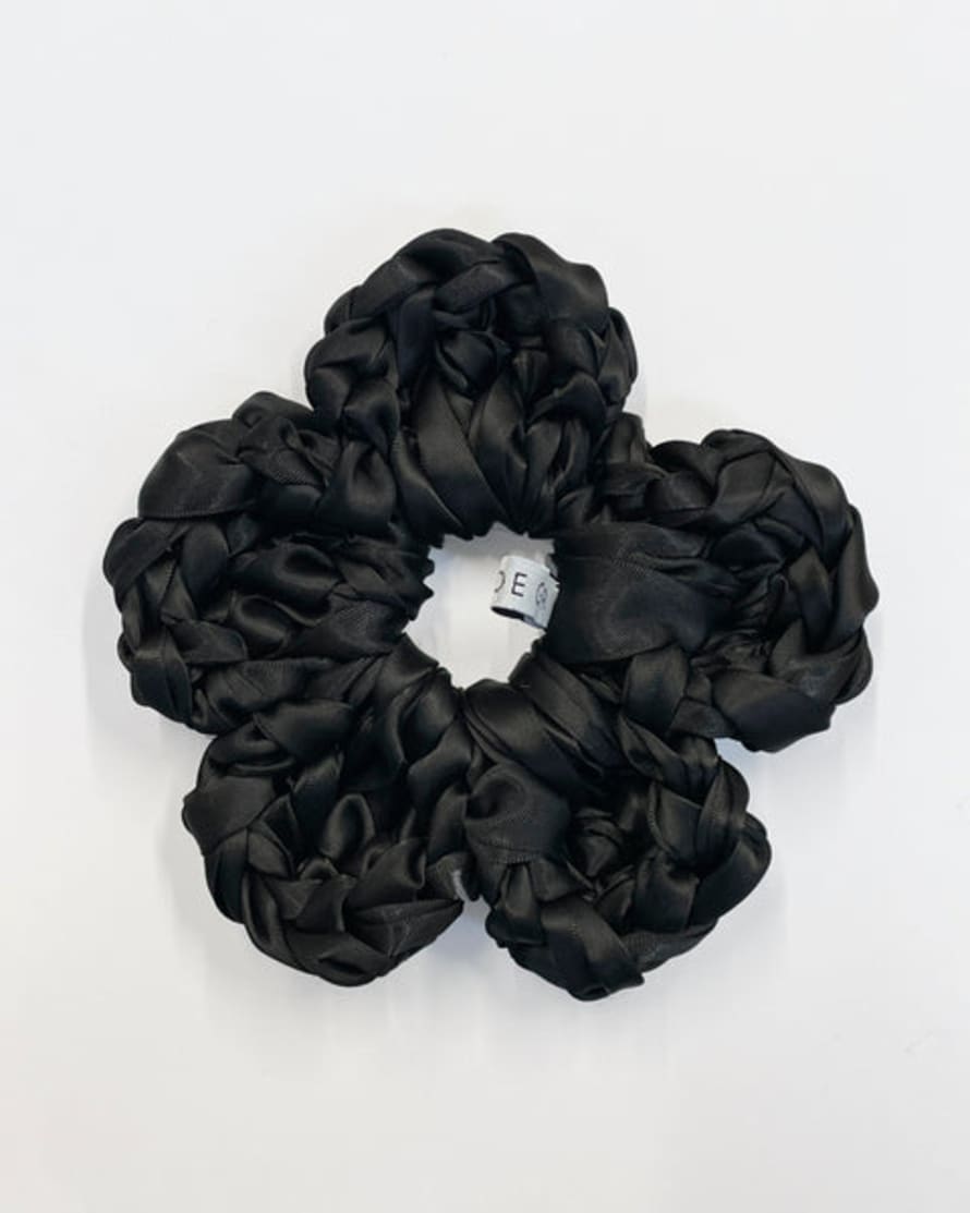 Isla De Gar Flower Scrunchie In Black